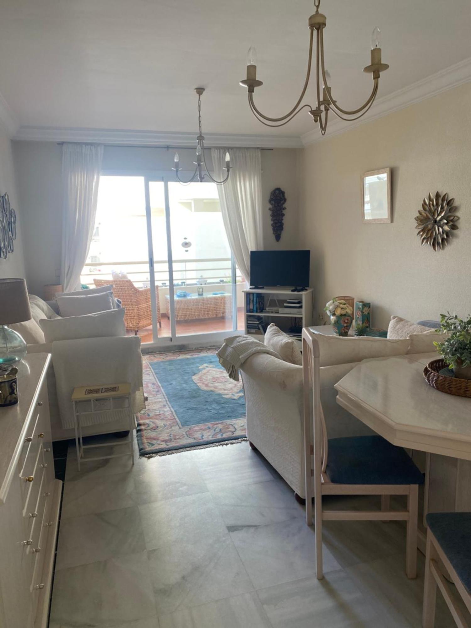 Sun Apartment *